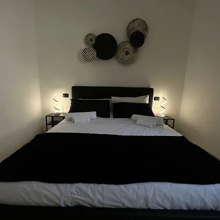 公寓 Chic House Near The *